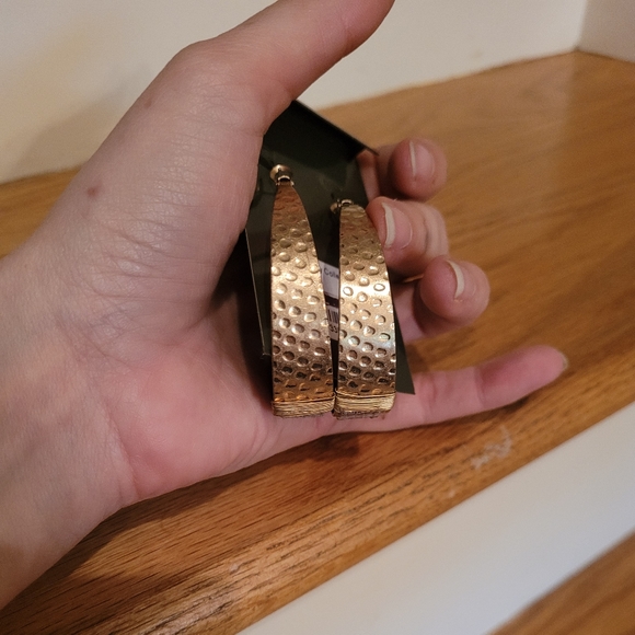 NEW Gold & Grey Earrings - Picture 3 of 4